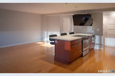 893 Farmington Avenue #6F, West Hartford, CT 06119 - Photo 3