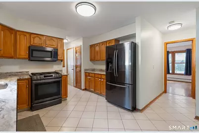 24 Cortland Street, Windsor Locks, CT 06096 - Photo 9