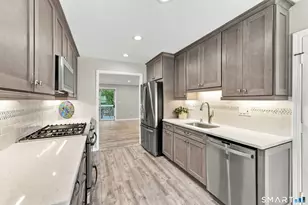 221 The Meadows, Enfield, CT 06082 - Photo 3