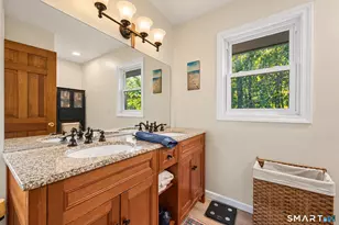 22 Running Brook Rd, Waterbury, CT 06704 - Photo 9