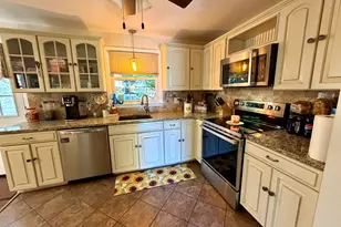 32 Elliott St, Meriden, CT 06451 - Photo 9
