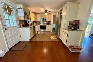 32 Elliott St, Meriden, CT 06451 - Photo 9