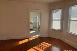 36 James St, Hartford, CT 06106 - Photo 9