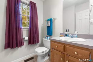 340 Macon Dr, Bridgeport, CT 06606 - Photo 13