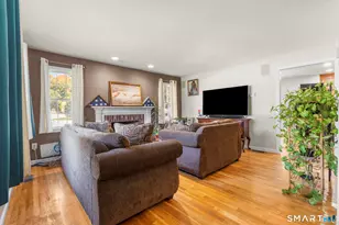 340 Macon Dr, Bridgeport, CT 06606 - Photo 3