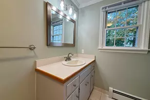 36 Grove St, Manchester, CT 06042 - Photo 13
