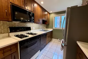 36 Grove St, Manchester, CT 06042 - Photo 7