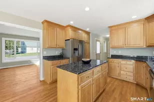 40 Valmore Rd, Bristol, CT 06010 - Photo 9