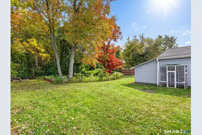 13 Woodlawn Avenue, Waterford, CT 06385 - Photo 33