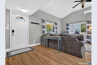 13 Woodlawn Avenue, Waterford, CT 06385 - Photo 7