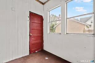 148 Kent St, Hartford, CT 06112 - Photo 7