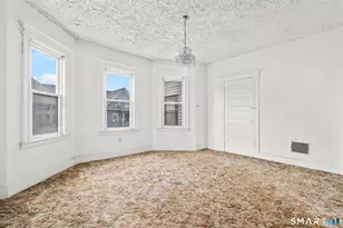 148 Kent St, Hartford, CT 06112 - Photo 23