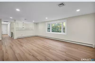 555 Simsbury Road, Bloomfield, CT 06002 - Photo 7