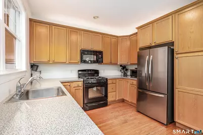 7 Lawrence Avenue #7, Danbury, CT 06810 - Photo 5