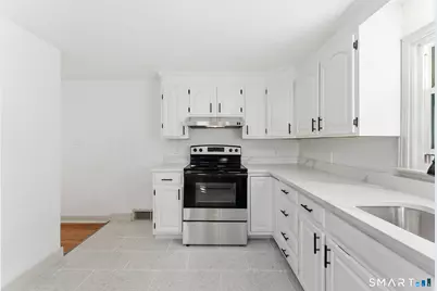 23 Hillview Avenue, Waterbury, CT 06704 - Photo 11