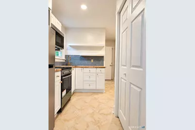 192 Knickerbocker Avenue #2, Stamford, CT 06907 - Photo 5