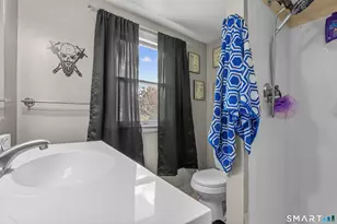 54 Oakland Ave, New Britain, CT 06053 - Photo 25
