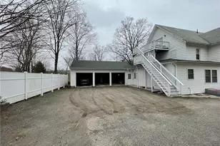12 Maple St, Seymour, CT 06483 - Photo 3