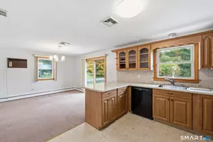 4 Stowe St, Middlefield, CT 06455 - Photo 5