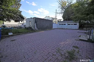 15 Avon Ave, Waterbury, CT 06708 - Photo 3