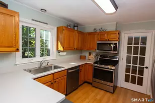 49 Overlook Ave, Groton, CT 06355 - Photo 7