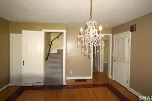 42 Woodbridge St, Manchester, CT 06042 - Photo 17