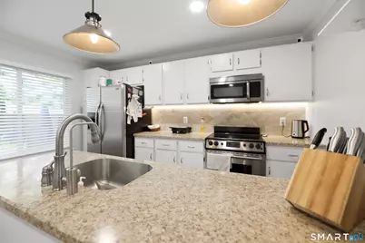 1463 Black Rock Turnpike #3, Fairfield, CT 06825 - Photo 3