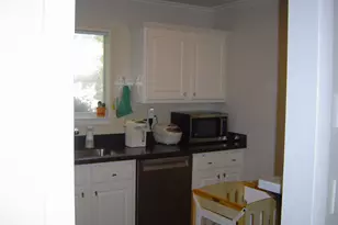 52 Riverview Dr, Bridgeport, CT 06606 - Photo 3