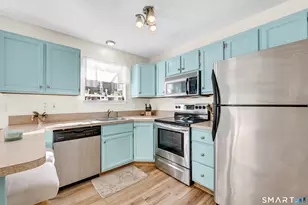 215 Oakland St, Manchester, CT 06042 - Photo 7