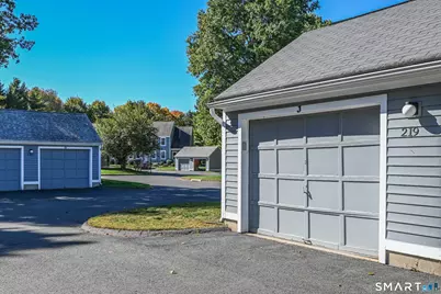 215 Oakland Street #C, Manchester, CT 06042 - Photo 3