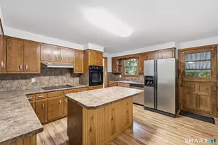 74 Dale Rd, Manchester, CT 06040 - Photo 7