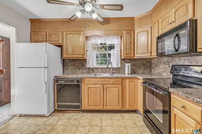 72 Toll House Lane, Fairfield, CT 06825 - Photo 19