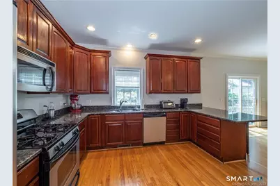 1023 Black Rock Turnpike #1023, Fairfield, CT 06825 - Photo 5