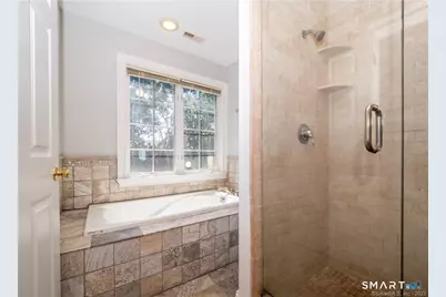 1023 Black Rock Turnpike #1023, Fairfield, CT 06825 - Photo 9