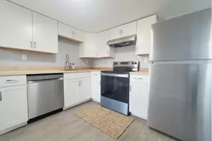 525 E Main St, Branford, CT 06405 - Photo 3