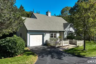 2 Meetinghouse Ln, East Lyme, CT 06357 - Photo 1
