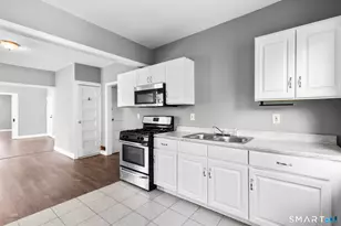 151 Fairview St, New Britain, CT 06051 - Photo 9