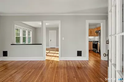 371 Grovers Avenue, Bridgeport, CT 06605 - Photo 3