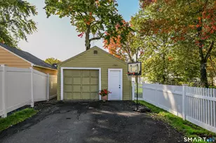 127 Edgemere Ave, West Hartford, CT 06110 - Photo 3