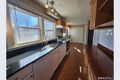 1093 Farmington Avenue, West Hartford, CT 06107 - Photo 5