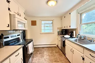 213 Georgetown Rd, Weston, CT 06883 - Photo 3