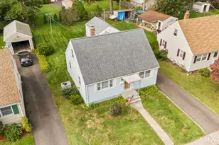 135 Legion Ave, Stratford, CT 06614 - Photo 5