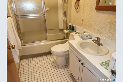 140 Beardsley Park Terrace, Bridgeport, CT 06610 - Photo 5