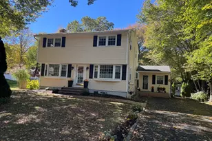 20 Bayberry Ln, Montville, CT 06382 - Photo 1
