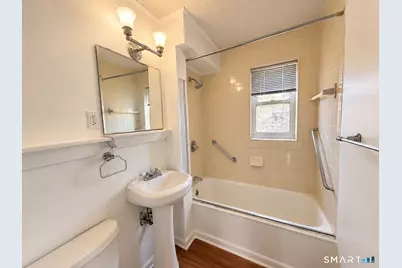 261 Court D #Building 43, 261, Bridgeport, CT 06610 - Photo 13