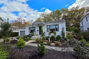 12 Mansfield Rd, New London, CT 06320 - Photo 1