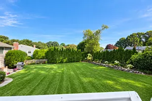 75 Sugar Plum Ln, Fairfield, CT 06824 - Photo 17