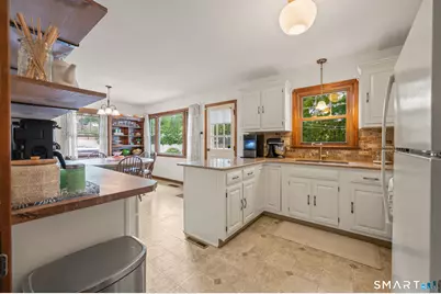 17 Edgewood Drive, Wallingford, CT 06492 - Photo 7