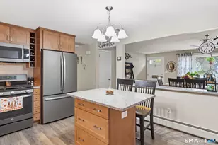 34 Meriden Ave, Meriden, CT 06451 - Photo 13