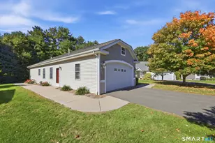 10 Hunt Glen Dr, Granby, CT 06035 - Photo 3
